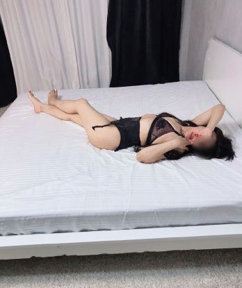 💋
Со мной ты познаешь истинное удовольствие: от экспериментов в постели до волнующих эротических игр. Я мастерски владею искусством массажа, чтоб ты расслабился полностью и любовно заботился о каждой клеточке твоего тела. 💆♂️🌹
Встречаясь со мной, найдешь безопасность, конфиденциальность и абсолютную чистоплотность. Я всегда стараюсь удовлетворить твои желания и сделать тебя счастливым. 💫🌈
Мои отзывы говорят сами за себя: моим клиентам нравится моя улыбка, нежные прикосновения и игривые глазки. 🥰 Могу поделиться своими фото, чтобы ты убедился в моей красоте и сексуальности. 📸💃
Позволь мне погрузить тебя в мир наслаждения и нашей интимной атмосферы. Жду тебя в Москве для встречи, которая сделает твою жизнь ярче и наполненной! 💕💫 Елена